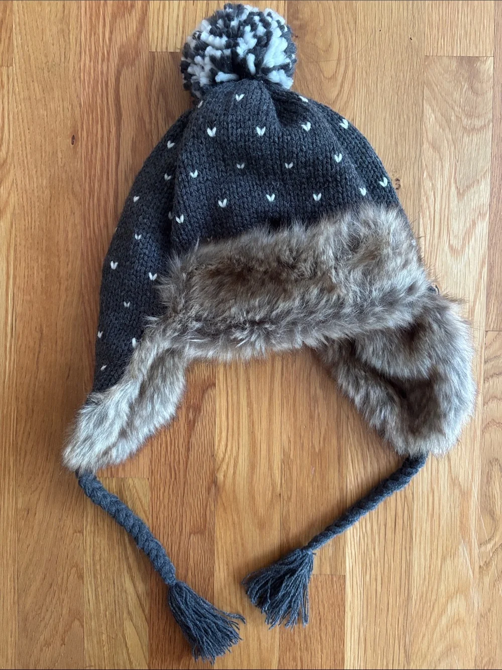 NWOT GAP Women’s Furry Winter Hat Size S/M